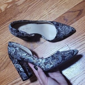 Like new Nine West Anisa D'orsay block heel pump pointed toe heel size 5.
